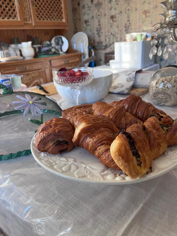 Maison De Mags & Mags Panzió Lanouaille Kültér fotó